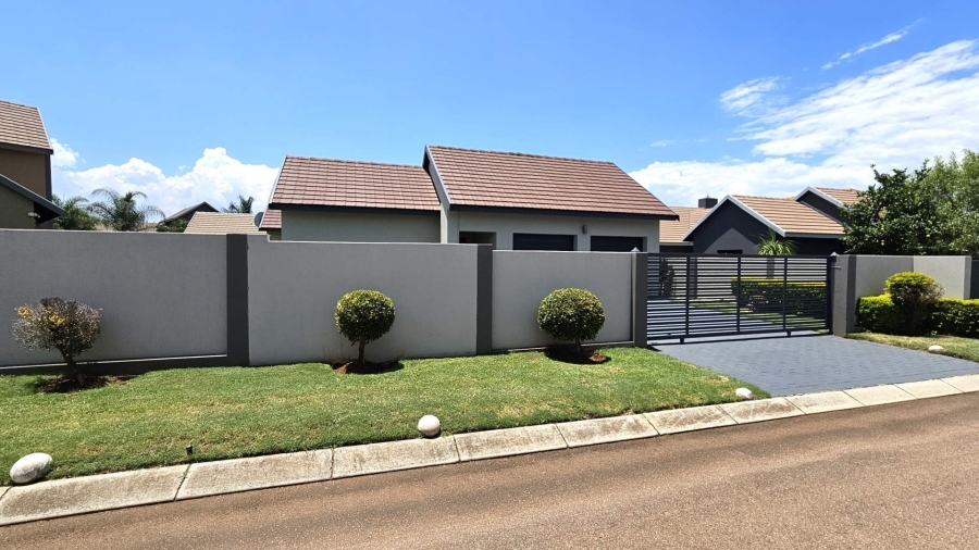 To Let 3 Bedroom Property for Rent in Melodie North West